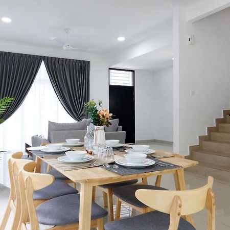Villa Desaru Minimalism Muji Style By Joyfully 35M7 Exterior foto